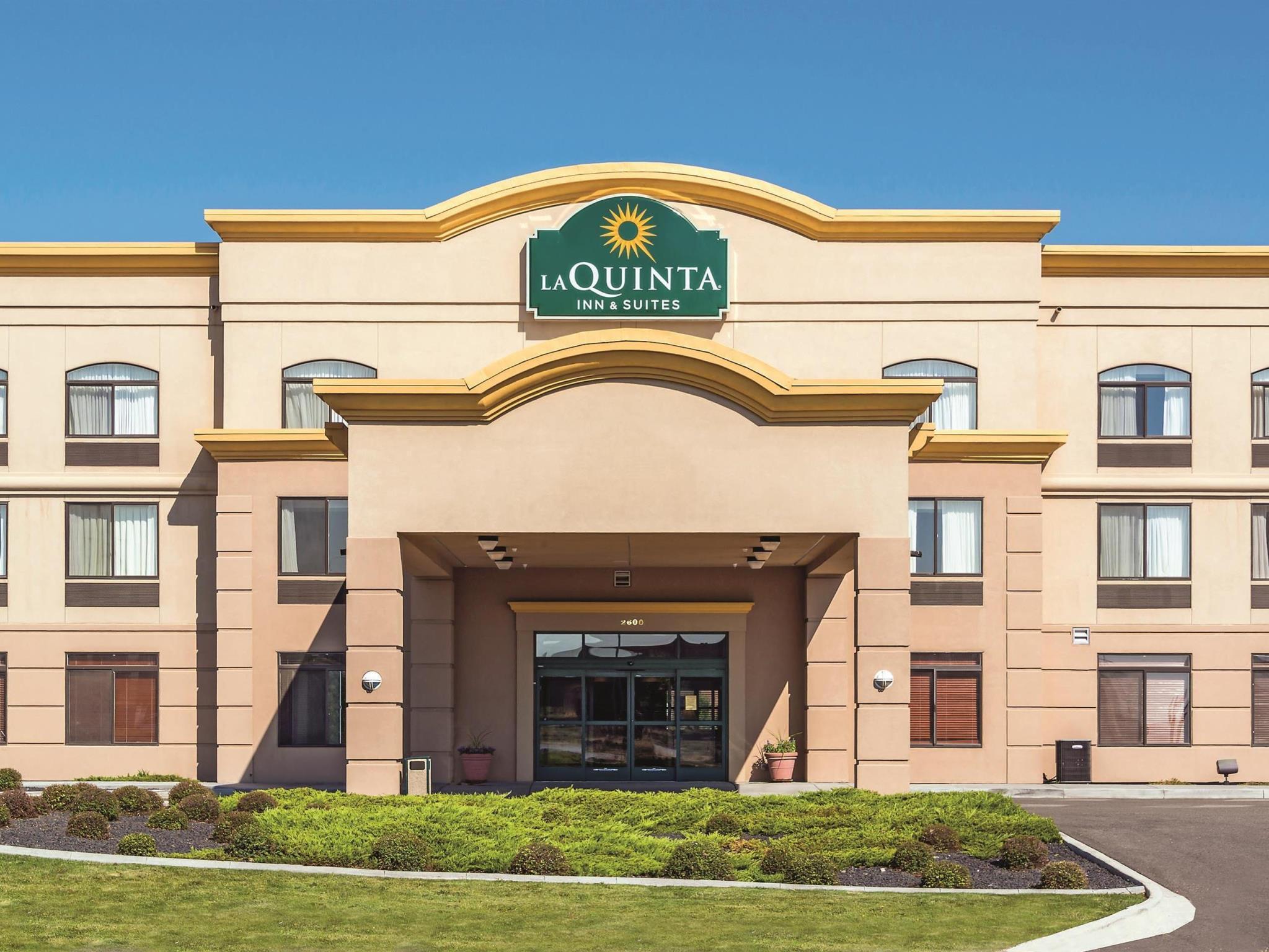 Готель La Quinta By Wyndham Кенневік Екстер'єр фото