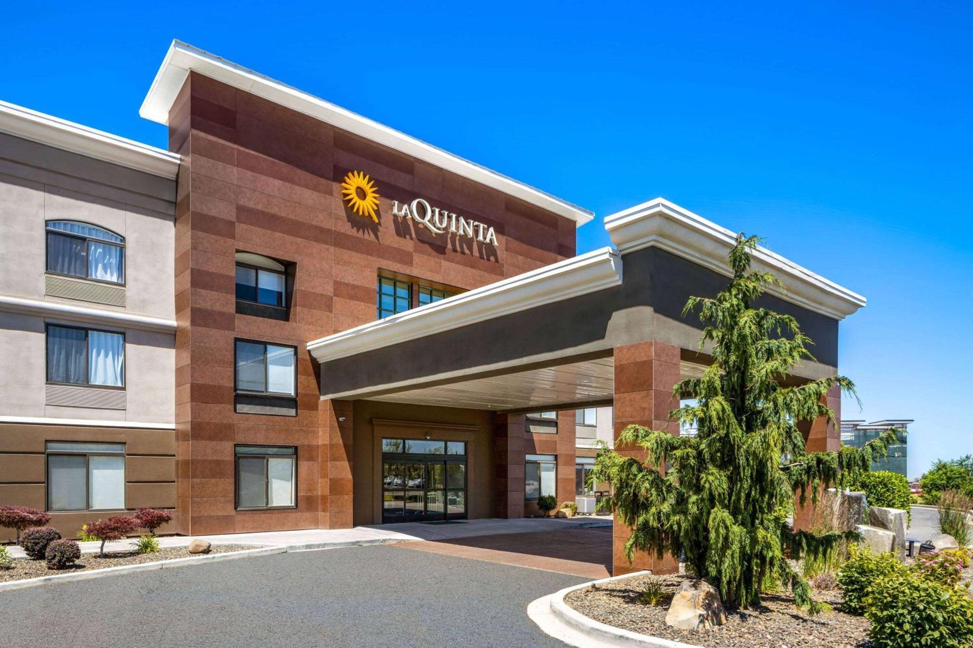 Готель La Quinta By Wyndham Кенневік Екстер'єр фото